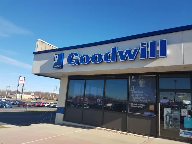 Goodwill Bloomington-Normal IL - Land of Lincoln Goodwill Industries