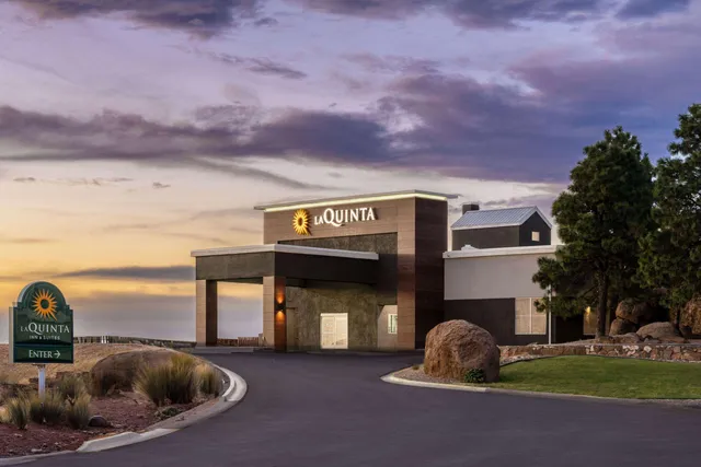 La Quinta Inn & Suites by Wyndham Santa Rosa