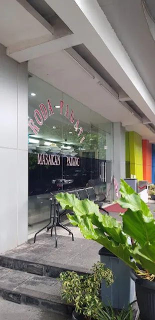 Roda Pedati Rumah Makan