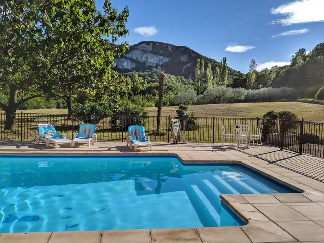 Domaine Nyons St Rimbert : Gîtes avec piscine et salle de réception, séminaire, stage, Gîte de groupe, Drôme Provençale