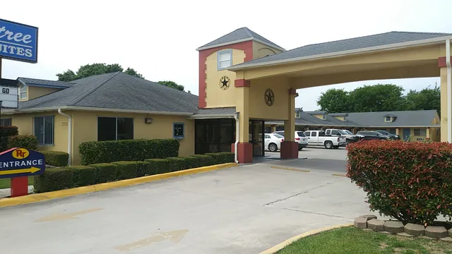 Raintree Inn & Suites