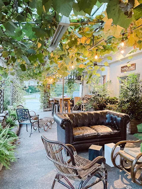 Hayfields Cafe & Florist