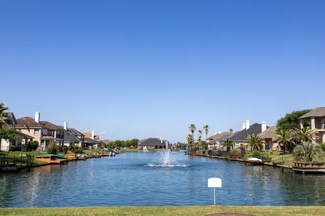 Sydney Harbour Clubhouse and Pool Complex