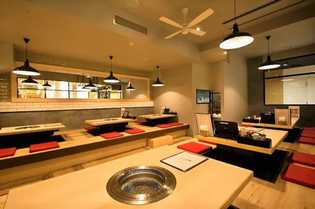 Yakinikunogyutahonjin Hakatabasutaminaruten