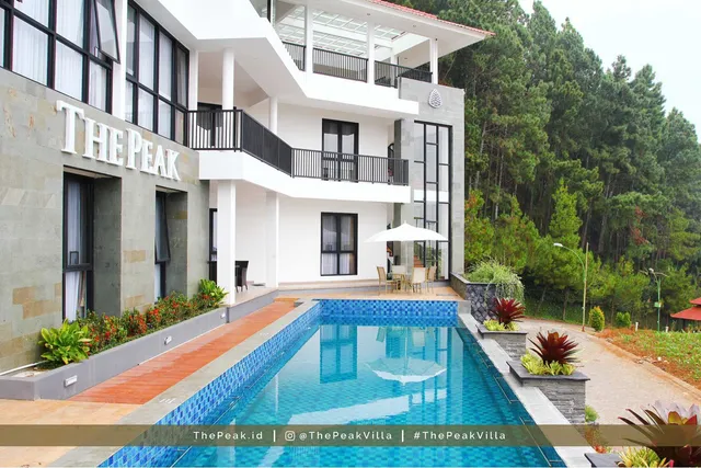 The Peak Villa Batu
