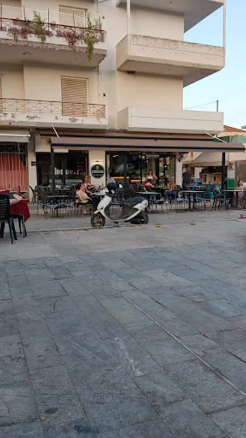 Piazza coffee and snack