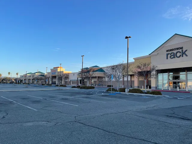 Commons At Temecula
