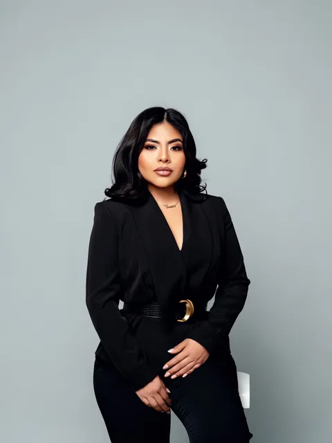 MAKEUP/BROWS ARTIST GRECIA BEAUTY