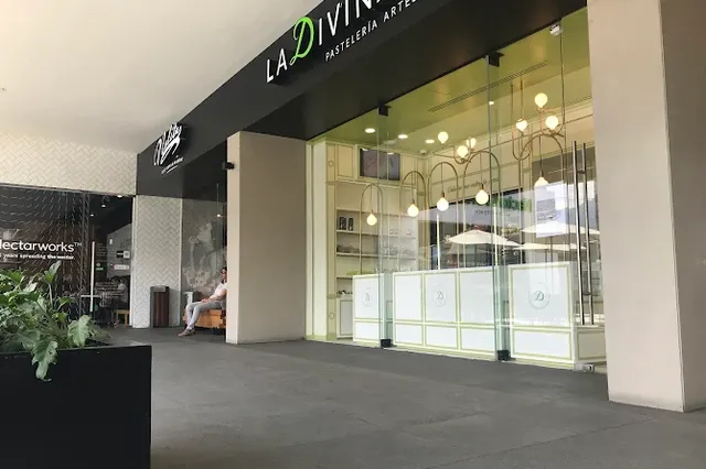 La Divinata Pastelería - La Aurora