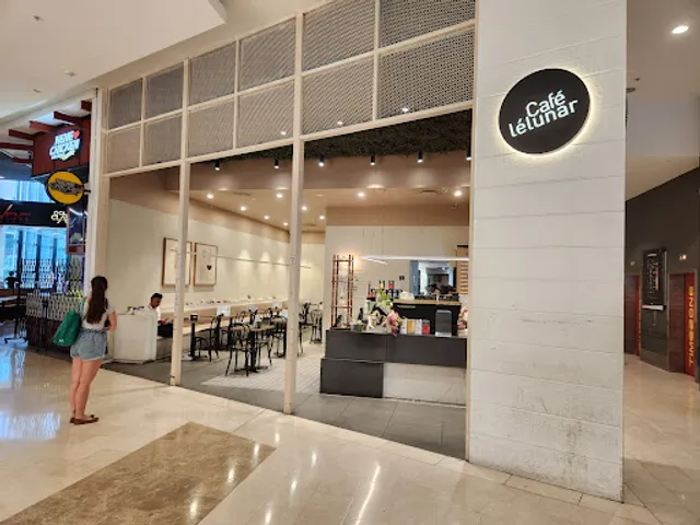 Cafe Lelunar