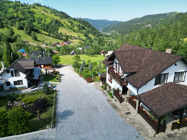 Casa & Căsuța Izvorul Rarăului