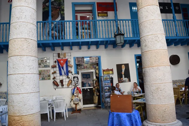 Palacio de la Artesania Casa Del Habano