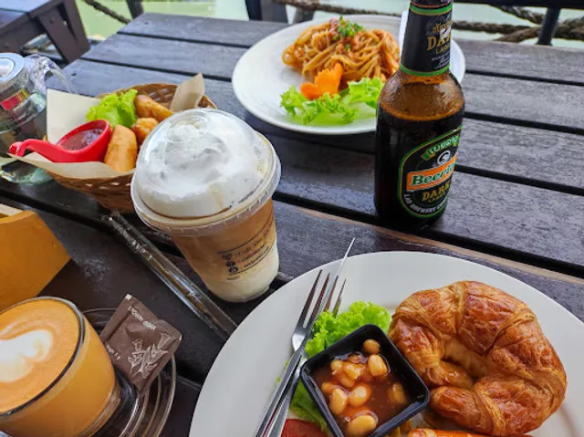 Cafe' Der See Nakornnok