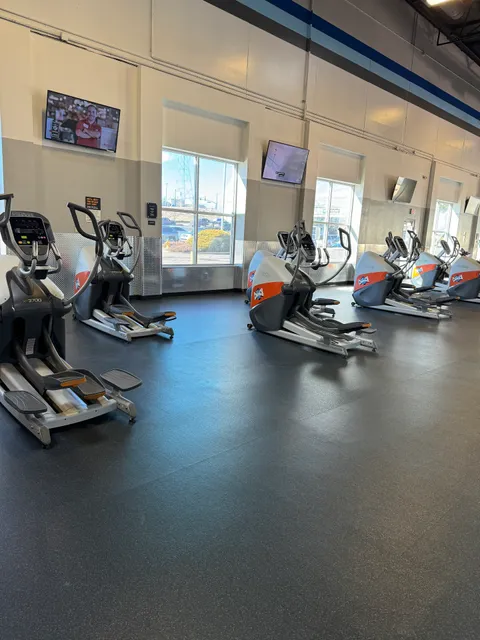 Crunch Fitness - Colorado Springs