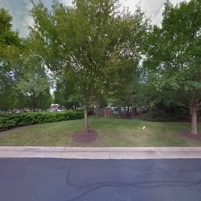 Currents Pool & Grill