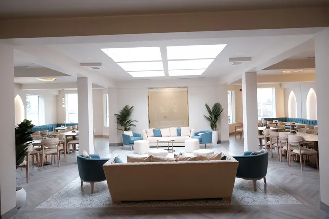 Opal Palace Lounge (Restaurant & Winter Patio)