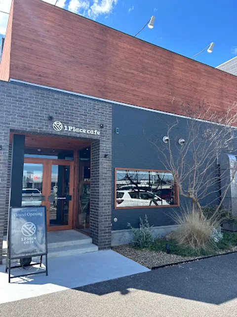 1Place cafe 各務原店