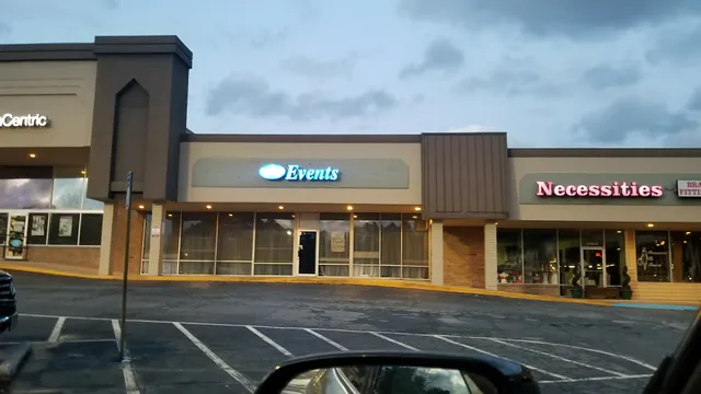 New London Plaza Shopping Center