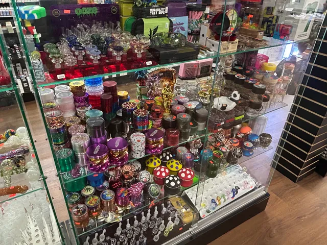 Meriden Mart & Smoke City