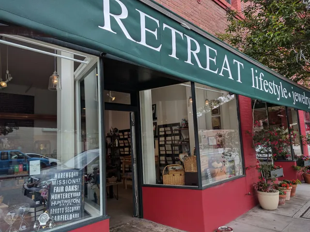 Retreat: Lifestyle, Jewelry & Gifts