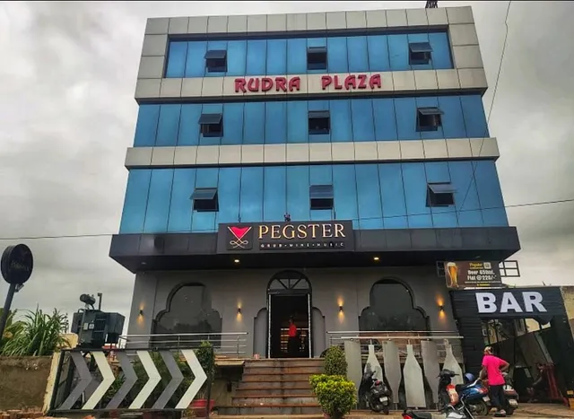 Townhouse OAK Hotel Rudra