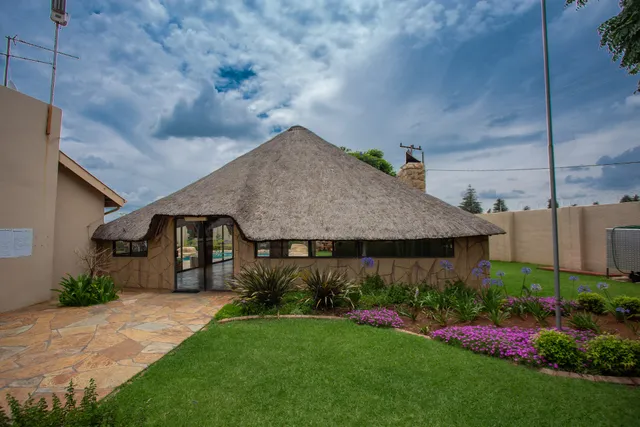 Tswingwana GUEST LODGE