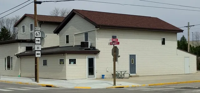 Ski & Bev's Corner Pub