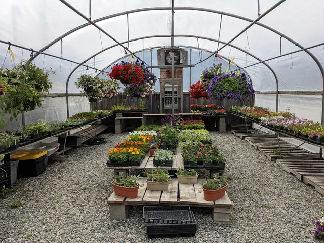 Crossroad Farm Stand - Norwich