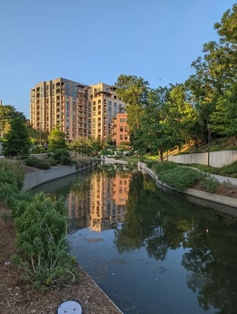 Camden Street Riverwalk Bridge