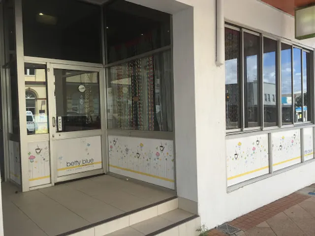 Betty Blue & The Lemon Tart