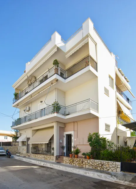 Luxury seafront house nearby Delphi