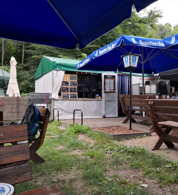 Biergarten „Manhattan Ost“