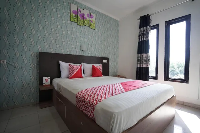 OYO 1266 Green Palm Residence