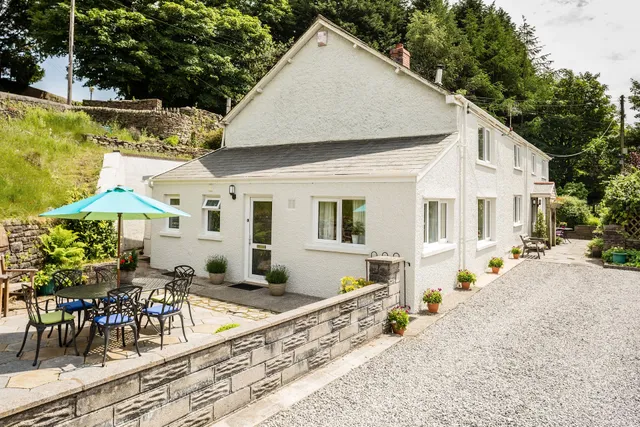 Tan yr Eglwys Wales Cottage Breaks