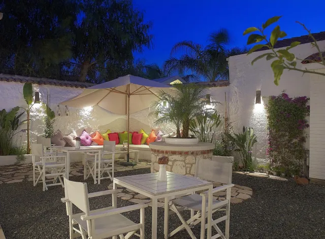 128A Hotel Restaurant