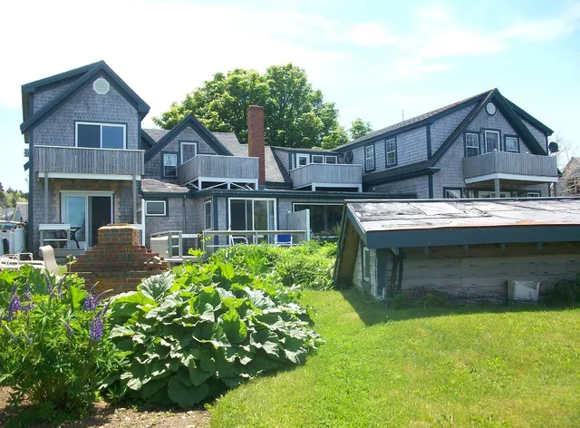 Shining Sails Bed & Breakfast