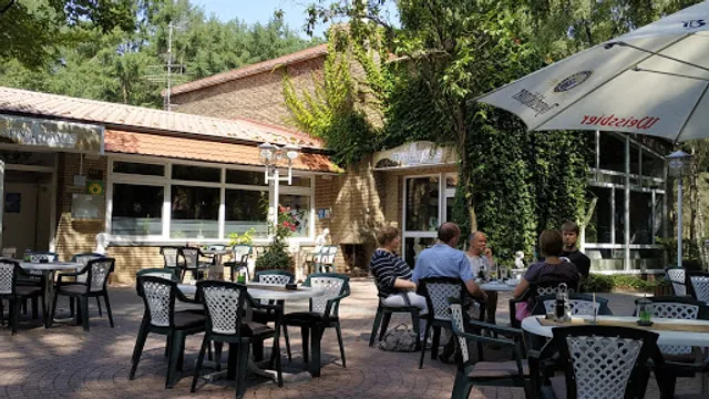 Waldhotel Surwold | Stini Yiamas | Fuchshöhle