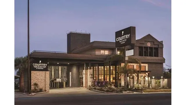 Country Inn & Suites by Radisson, Bakersfield, CA