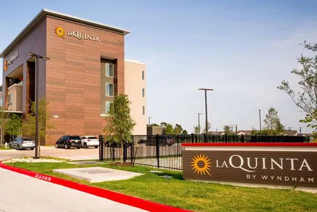 La Quinta Inn & Suites by Wyndham Austin Parmer/Tech Ridge