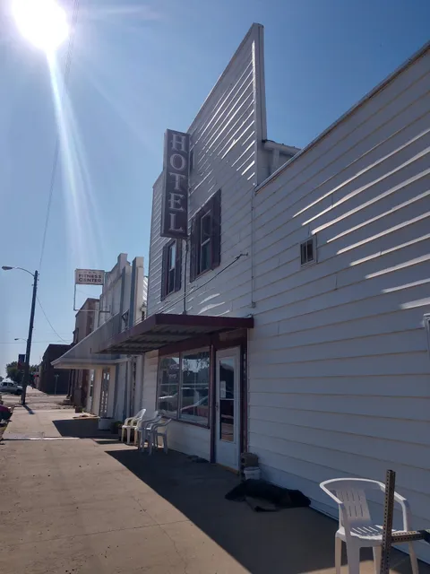 Newell Hotel & Apartments