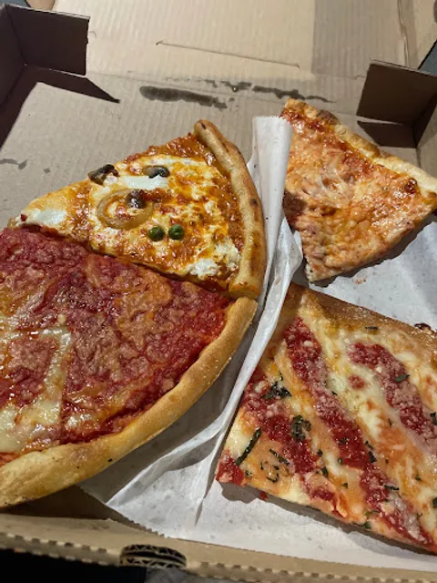 Village Maria Pizzeria