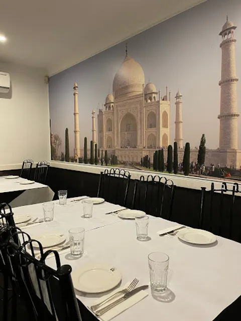 Tandoor & Curry Hut Indian Restaurant