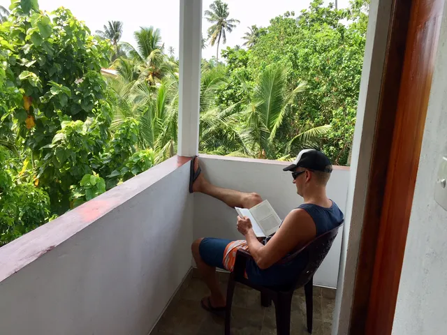 Tropical Paradise Polhena