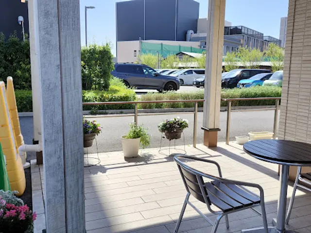 MOS BURGER Kisela Kawanishi Shop