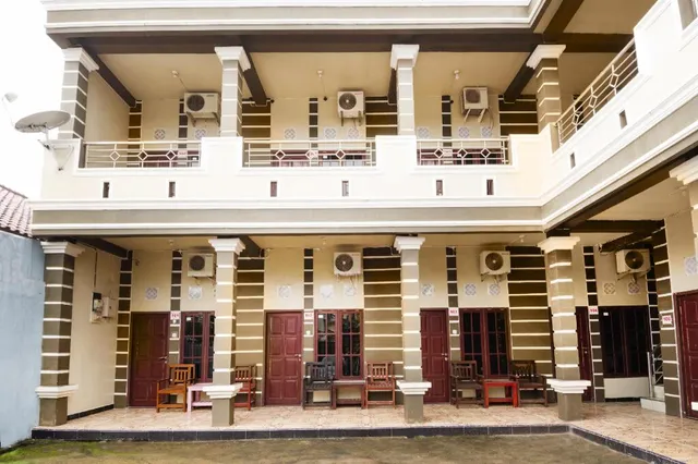 OYO 3044 Adelia Residence