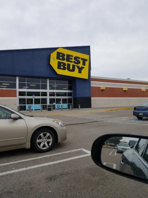 Best Buy Outlet - Brockton