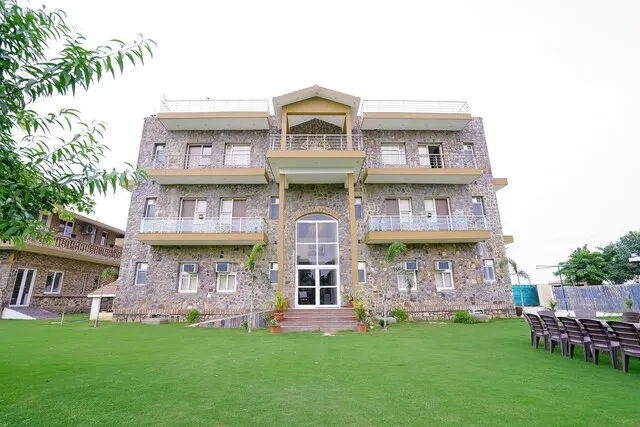 Palette - Winslow Farms & Resort