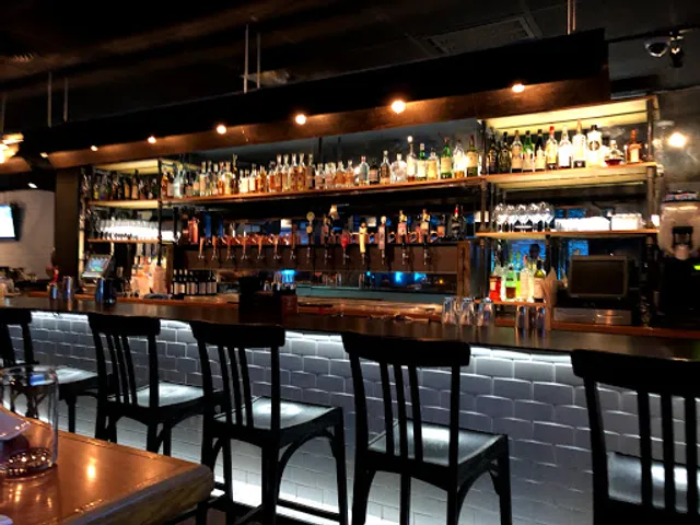 Avenue Kitchen & Bar