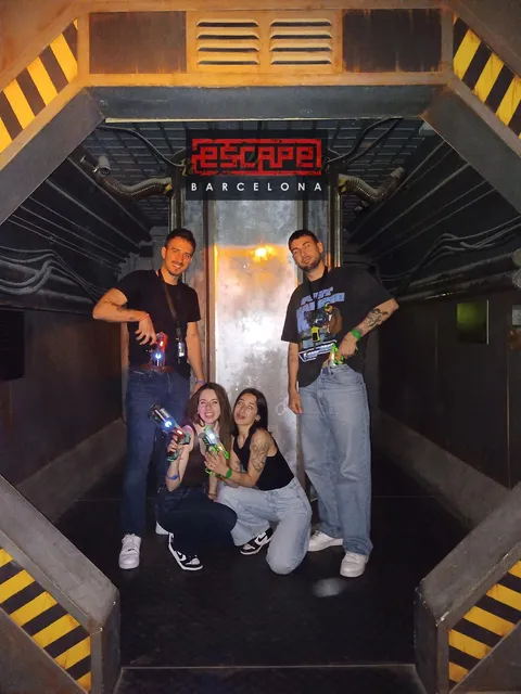 Escape Santa Coloma. Room Escape