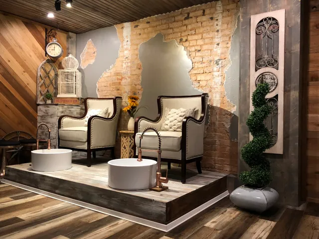 The Vintage Vault - Marketplace and Salon